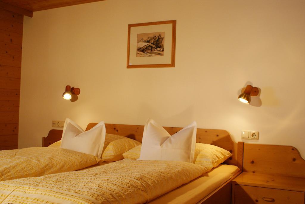 Haus Gstueat Lech am Arlberg Quarto foto